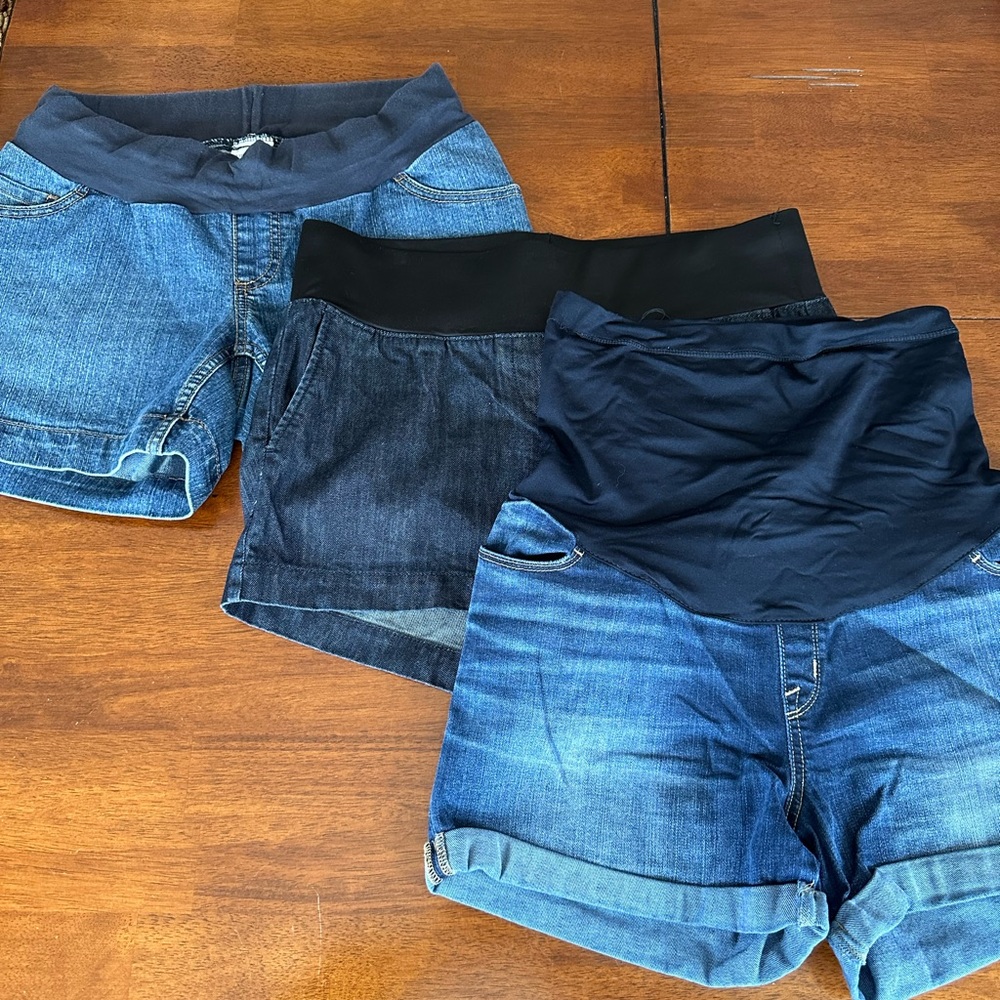 Lot of 8 pairs of maternity shorts